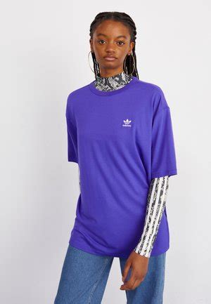 Lilafarbene Adidas T